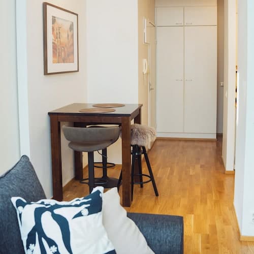 Relax & Explore, Sauna, Metro & Malls 3 Mins Away