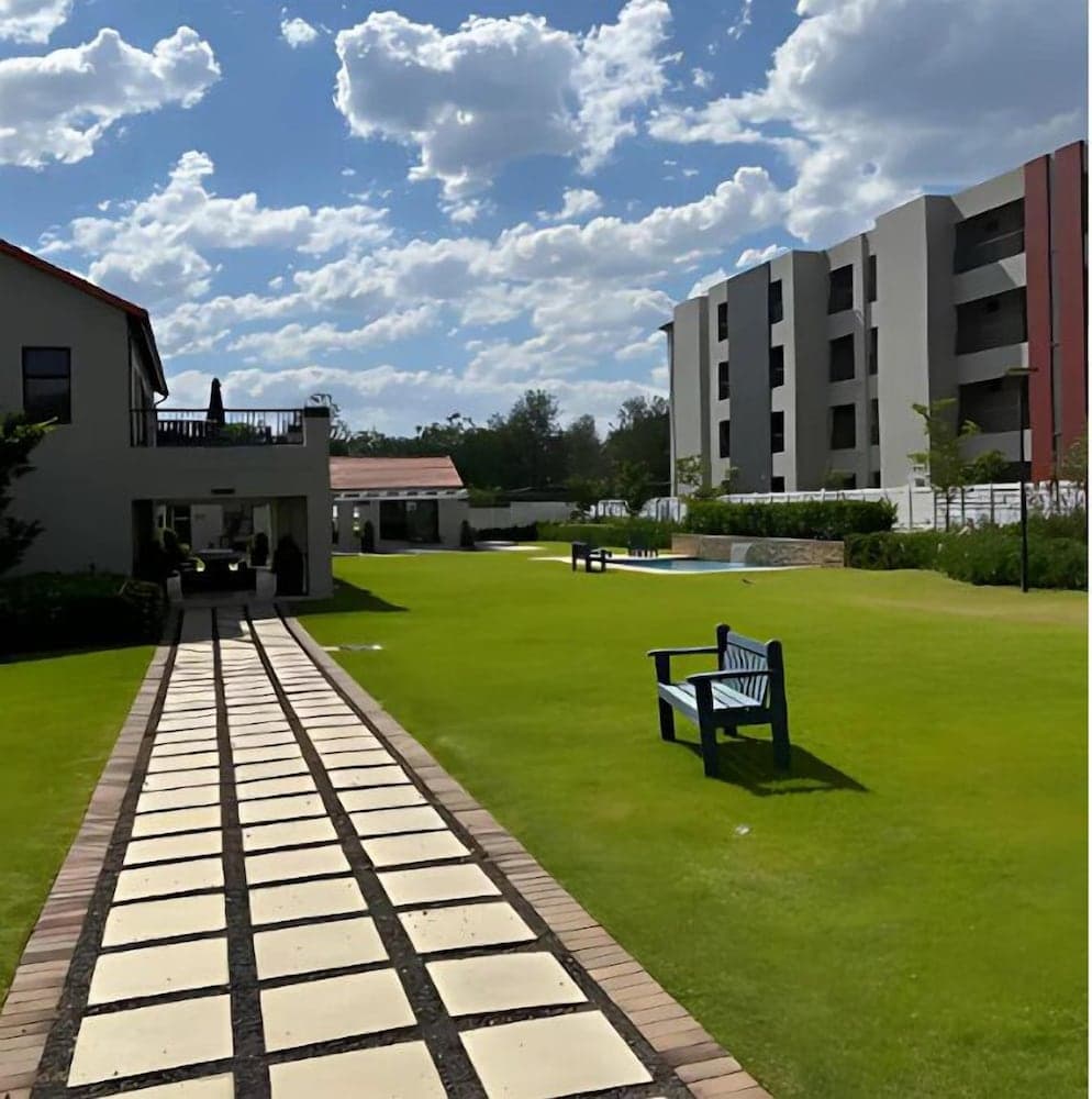 The Henlee Apartment Tocara