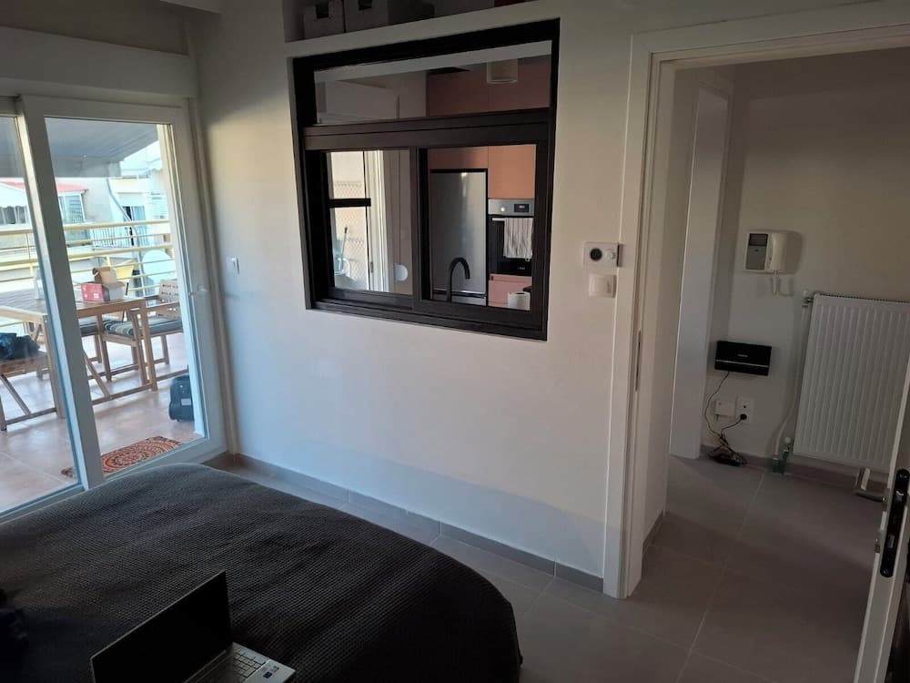 New Cozy Apt with Balcony close to Metro