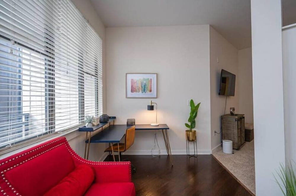 Modern Luxury Apartment with Gym 410