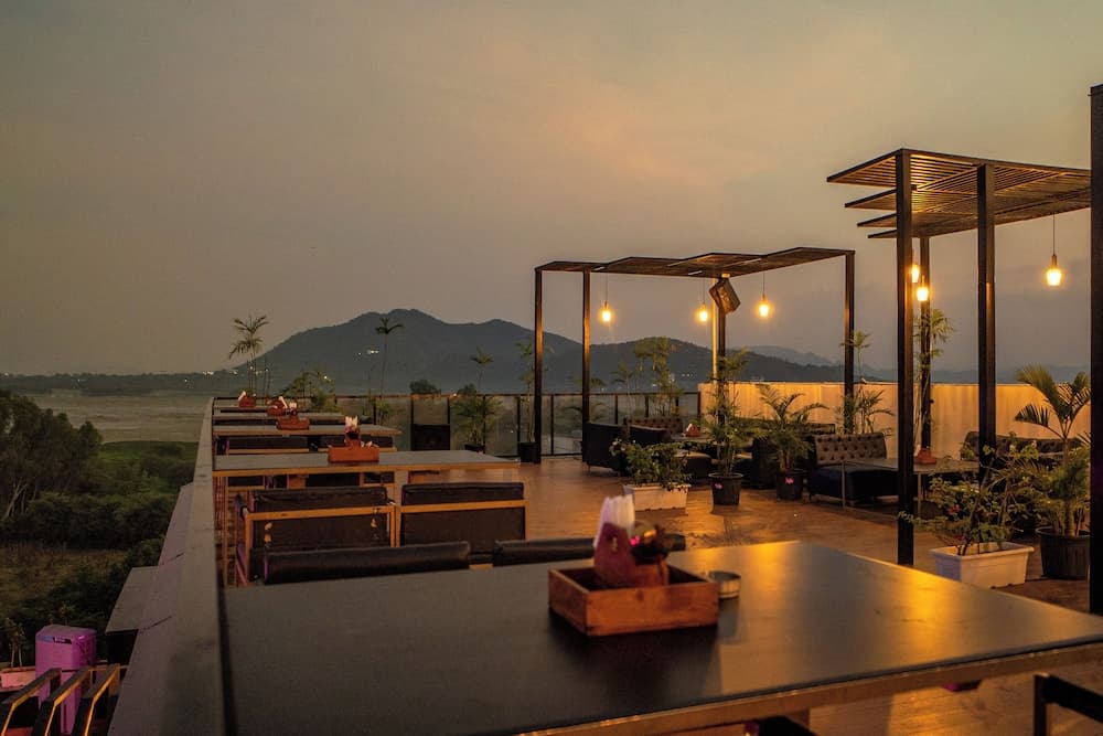 THE COURTYARD - Beyond Bar & Club