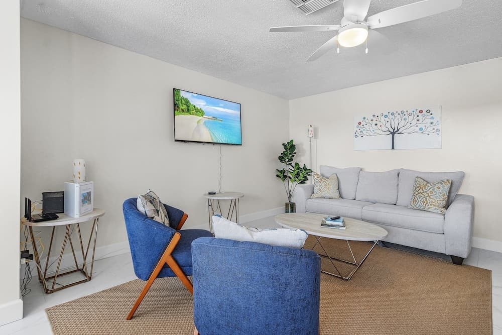 21591 Waterfront Duplex With Pool And Spa 2 Bedroom Home