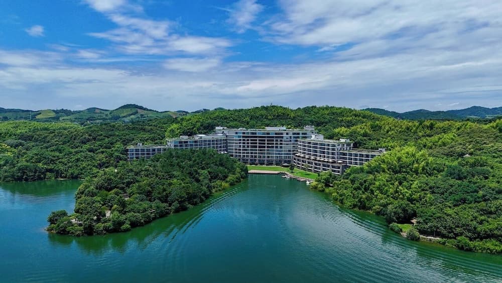 HENTIQUE RESORT TIANMU LAKE