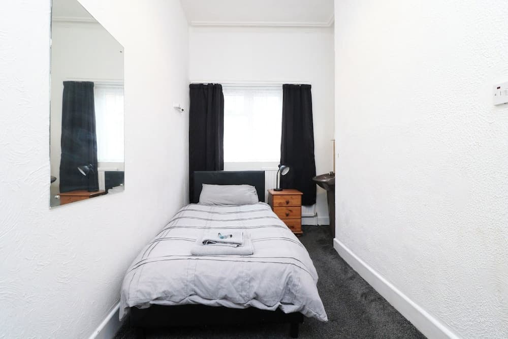 Pebbles Guest House room 16