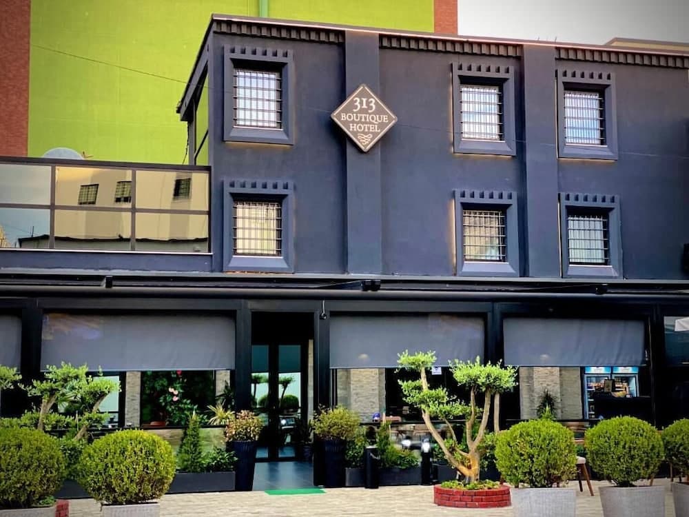 313 Villa City Center