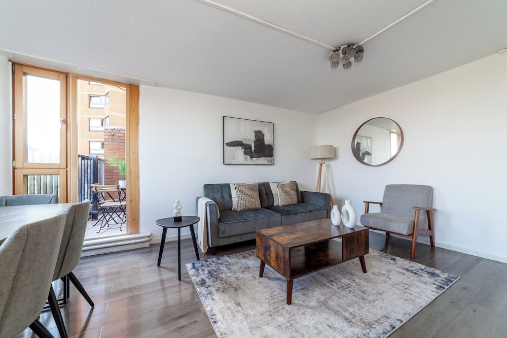 Spacious 4 bed flat in Chelsea