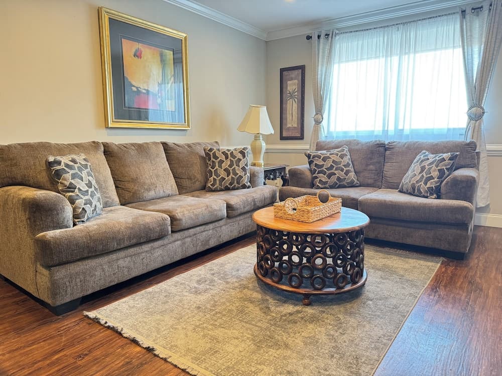 Downtown 3BD City View with Washer Dryer