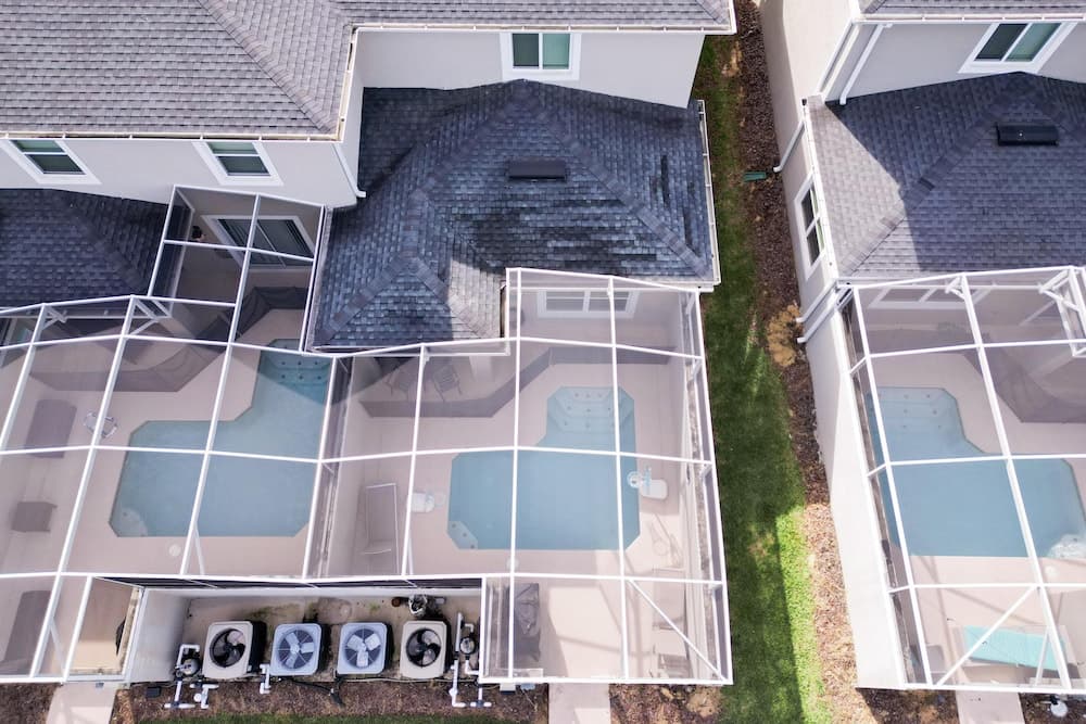 8967 CC - Cozy 5 Bed Home With Private Pool