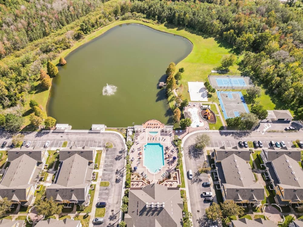 4562 YR - Amazing 4 Bed Private Getaway