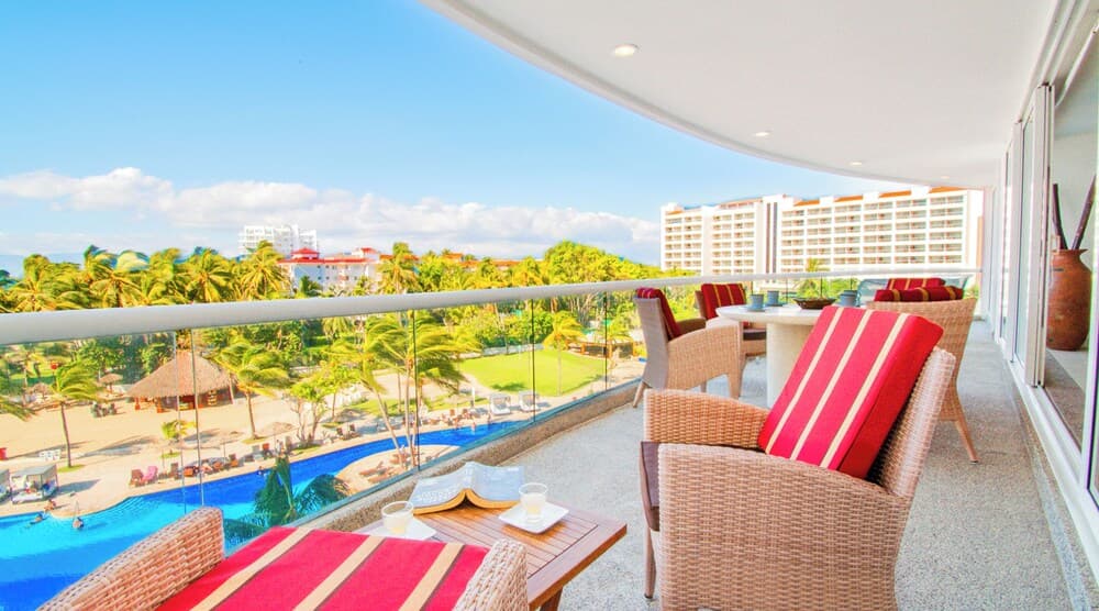 Villa Magna - Alcatraz 241 by Kivoya