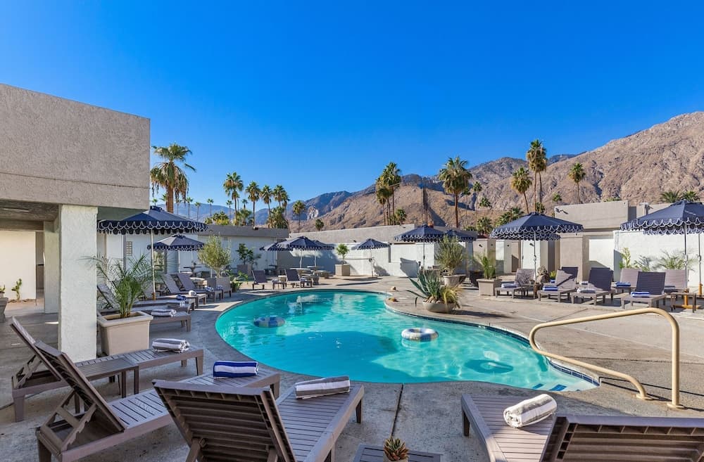 Casa Oliver Hotel & Resort - A Gay Men's Resort