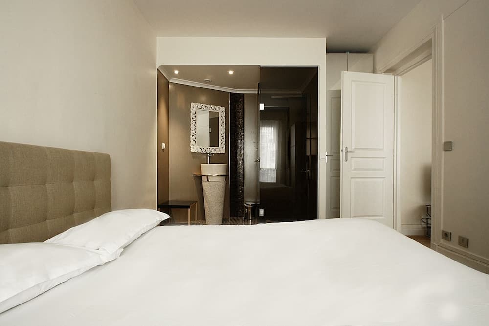 BRIDGESTREET CHAMPS ELYSEES