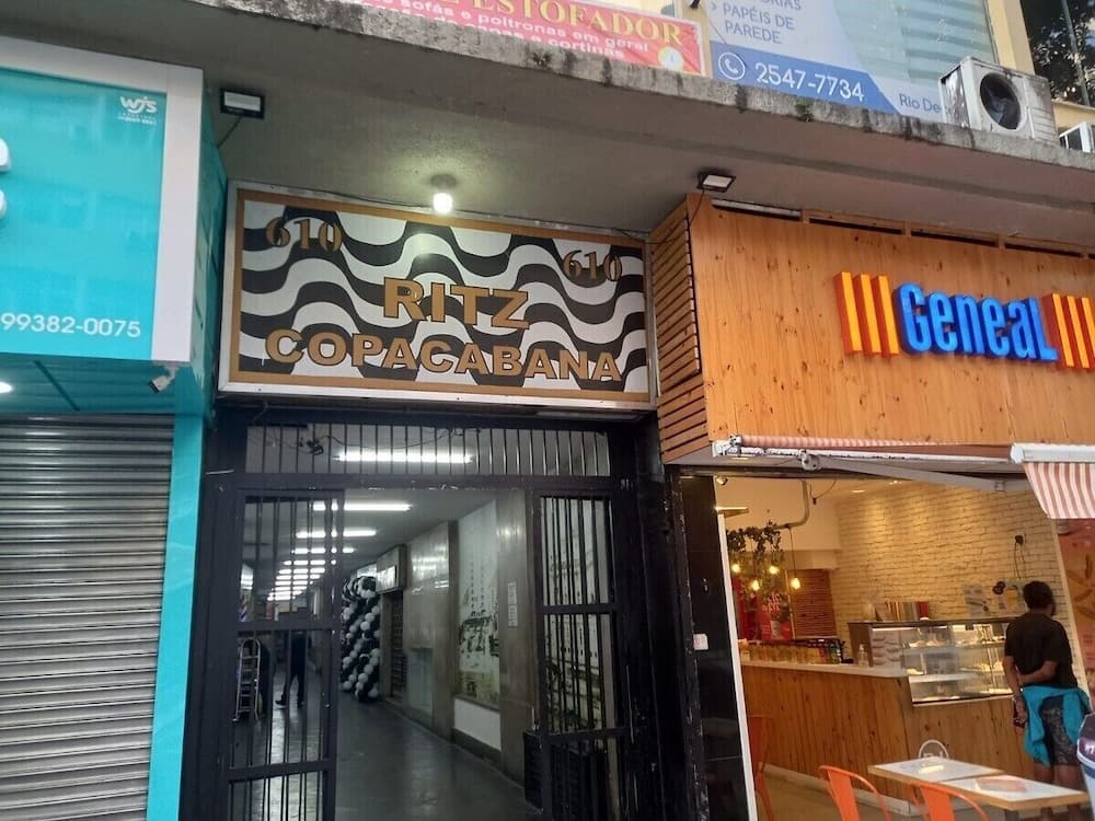 Nossa Senhora de Copacabana 610