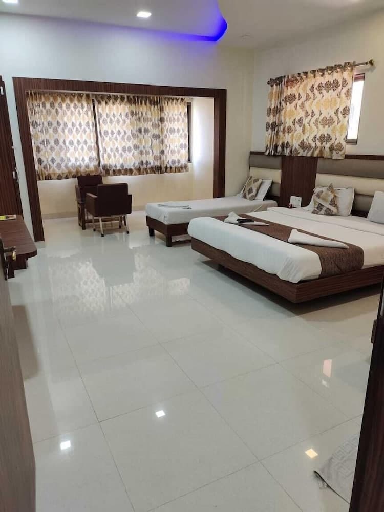 Hotel Golden Palms