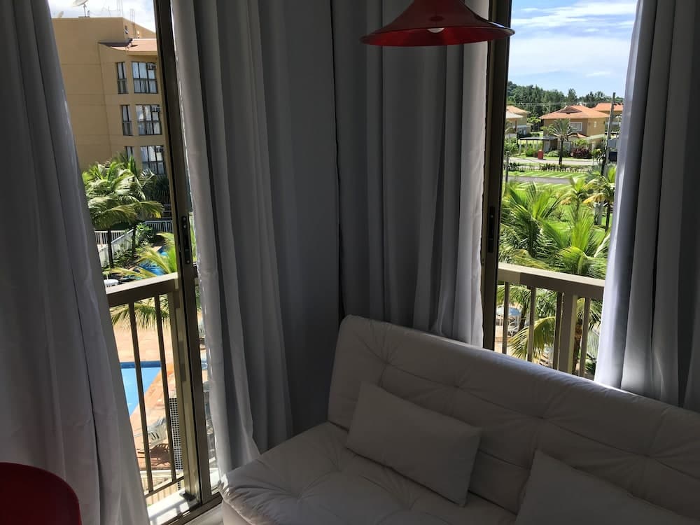 Reserva do Sahy, Condado