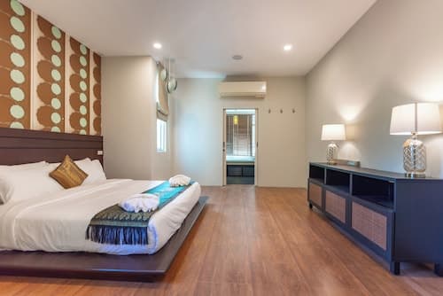 Private Pool Villa Chalong