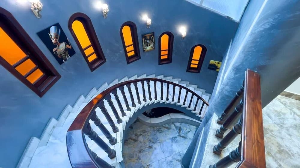 Sharks pyramids view inn