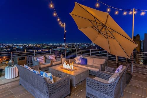 Stylish XL 2br/2ba At HWH by Oneluxstay
