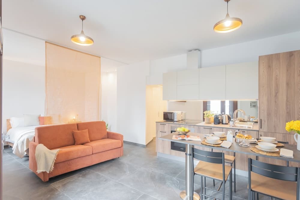 Cozy Nest on the Lake