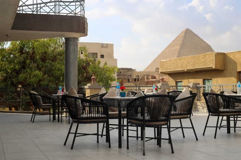 pyramids sun light view inn