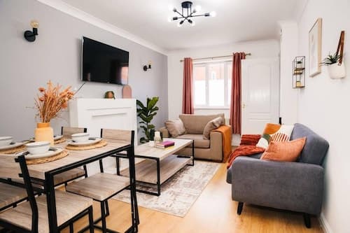 Lovely 2bedroom Home in Haydock With Free Parking