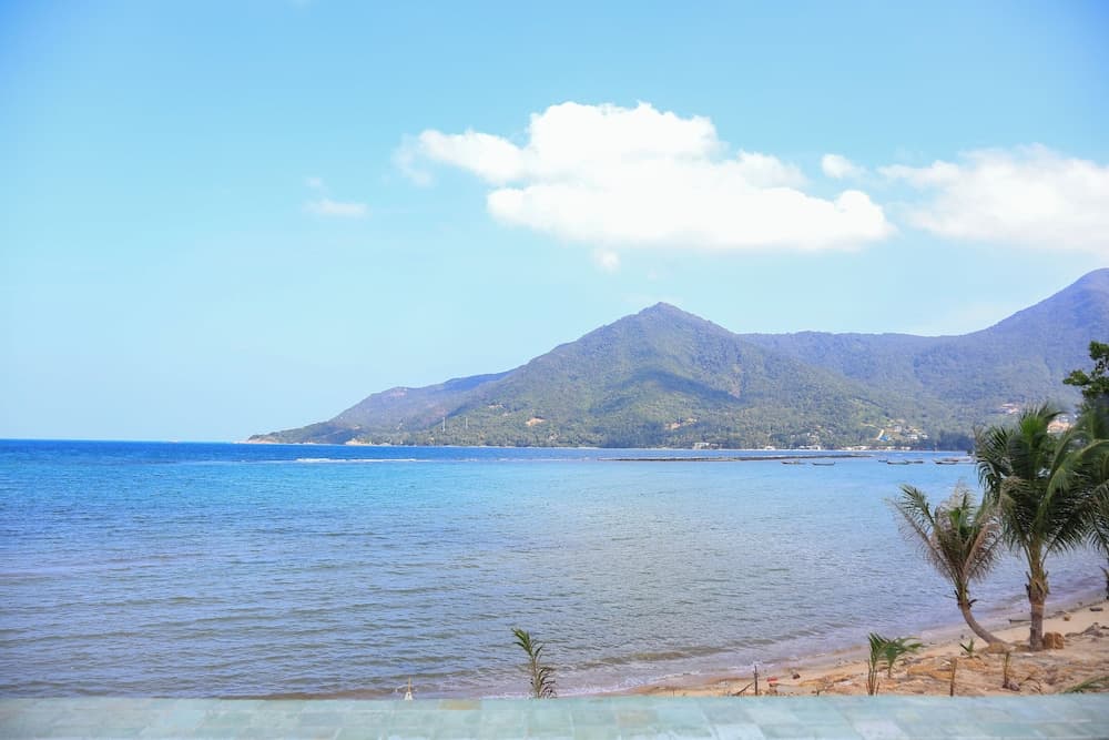 Chaloklum Residence by Kupu