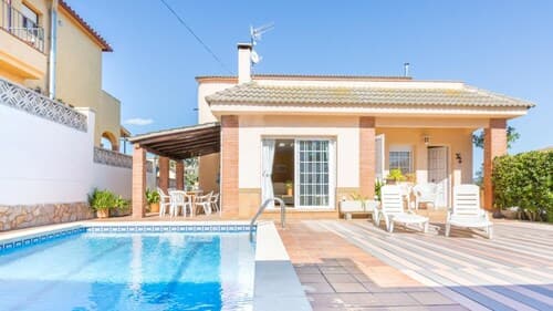Del Pi in Blanes With 4 Bedrooms and 3 Bathrooms