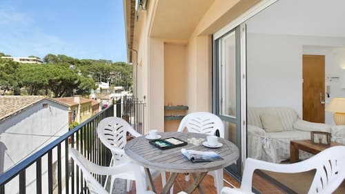 Sarrio in Llafranc With 2 Bedrooms and 2 Bathrooms