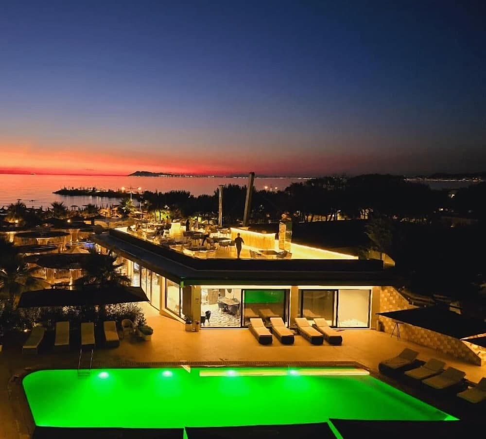 ApartHotel by Comfort Suites