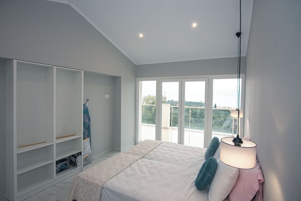 Gigi Star Luxury Apartments with Pool