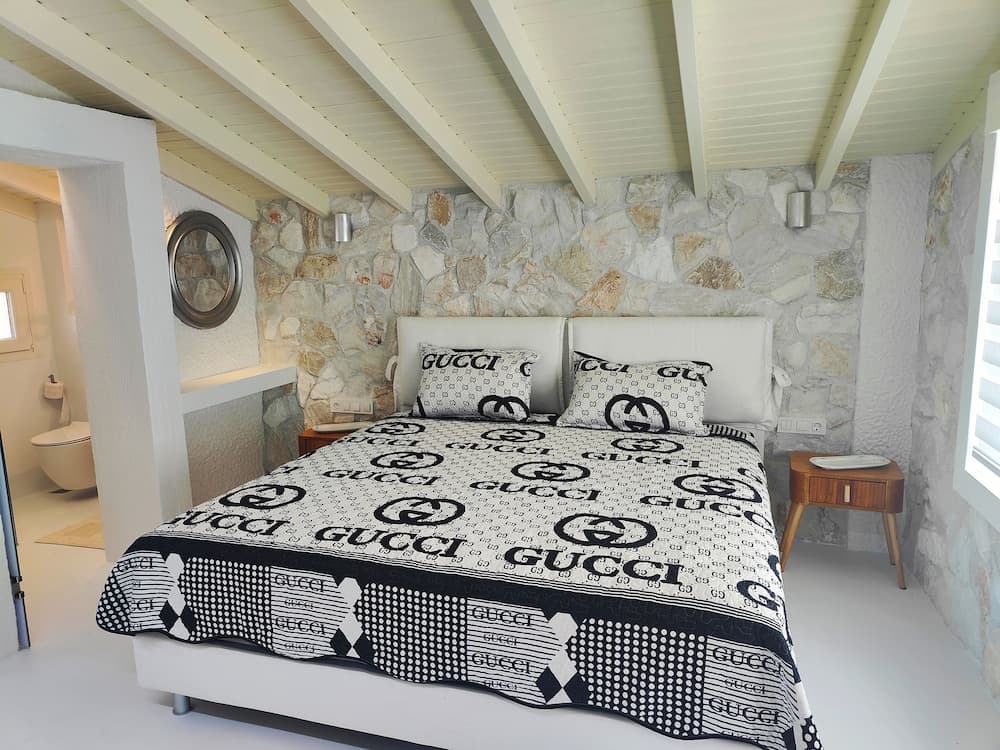 Luna Luxury Apartment in Polychrono