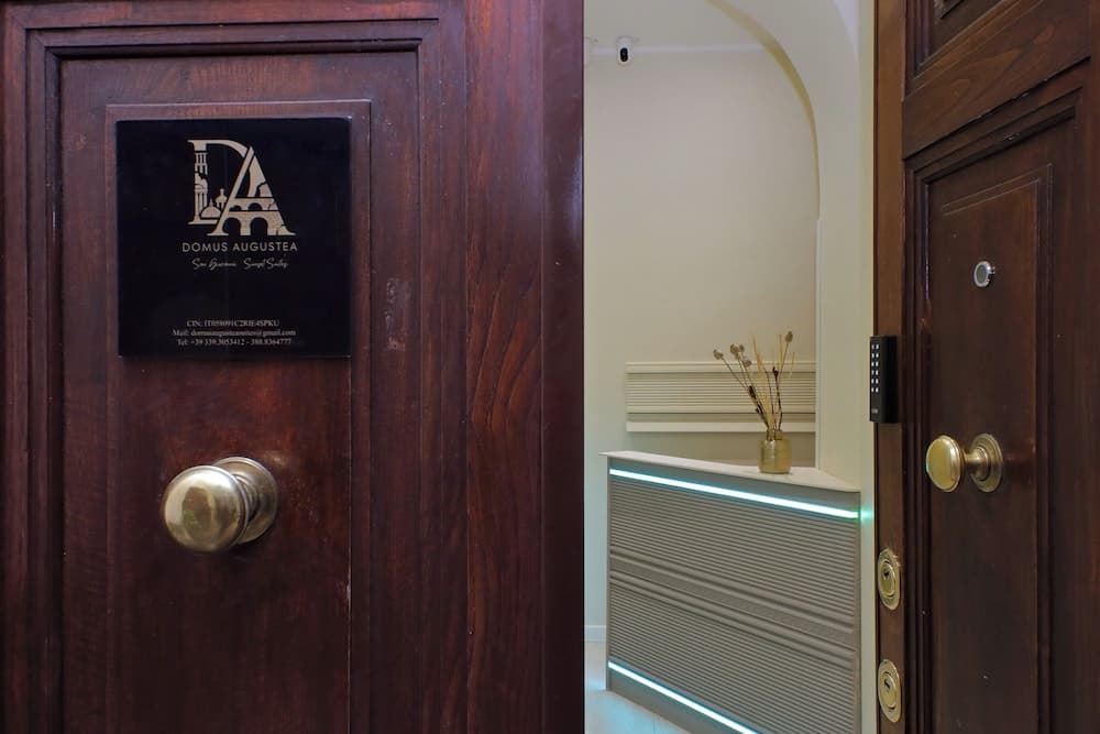 Domus Augustea - Sunset Suites Basilica