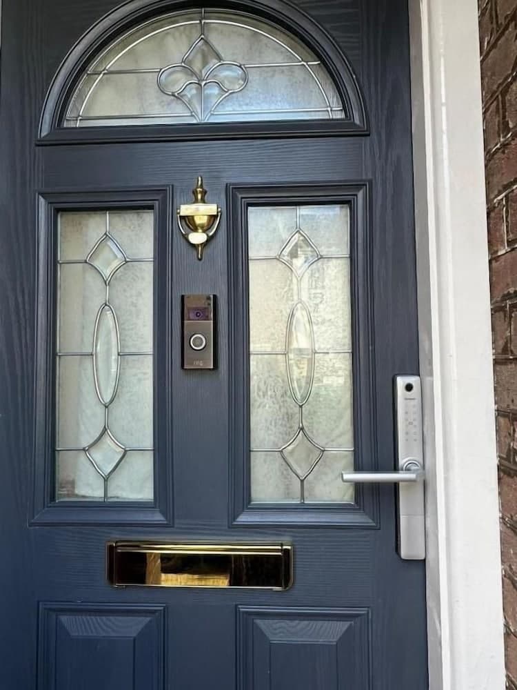 Luton Town House Near Airport