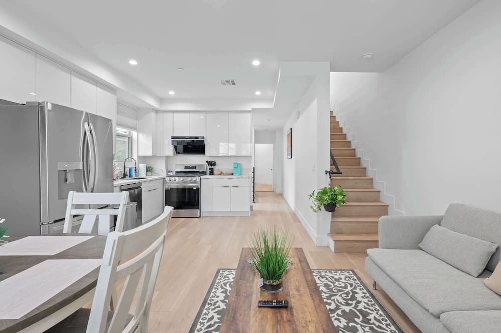Not Affected by the Fire/modern 5BR Home With Full Amenities & Parking #2