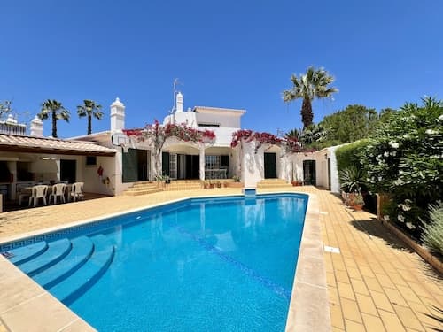 Alvor Traditional Villa by Homing