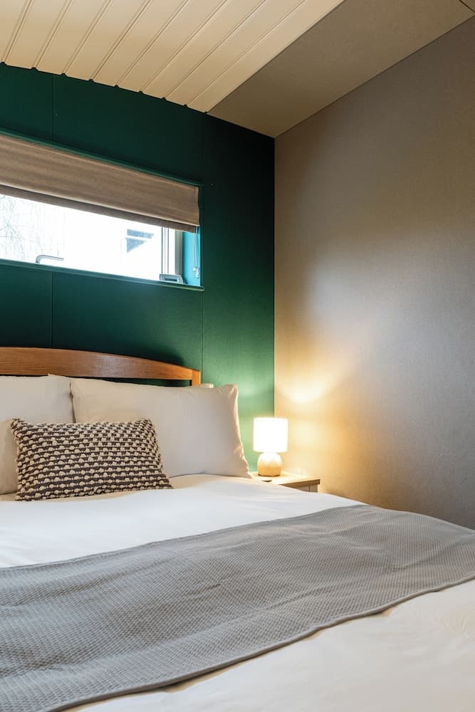 Sustainable 2BD Pod on Old Chalford Farm