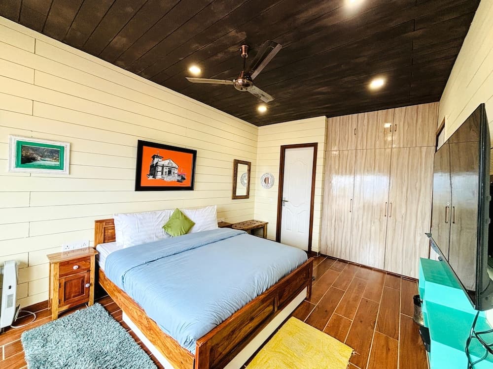 The Ridge House - A Villa Community