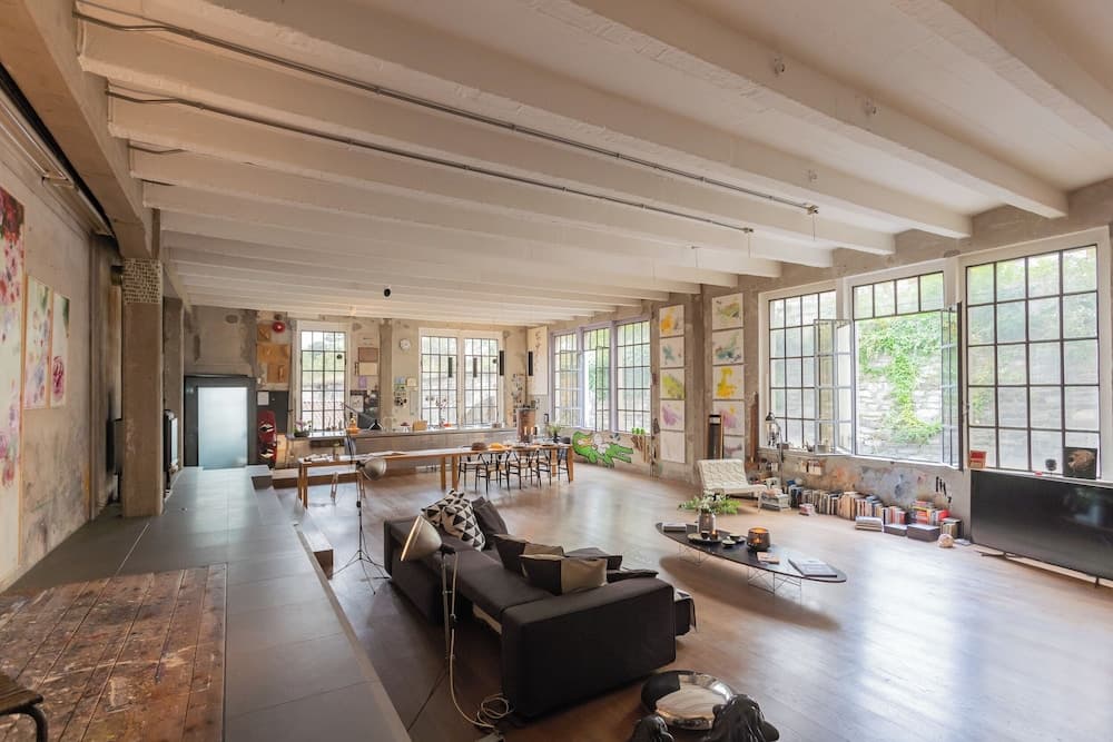 Design Loft With Private Parking