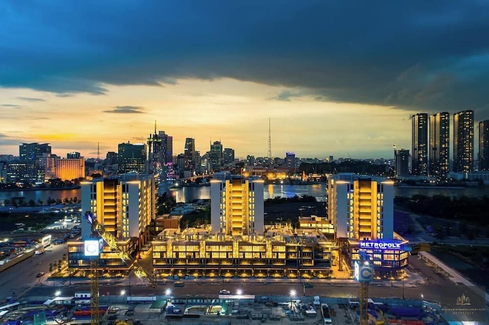 Metropole Residences Luxury Suite