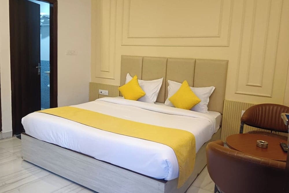 Airport Hotel Classic Crowne