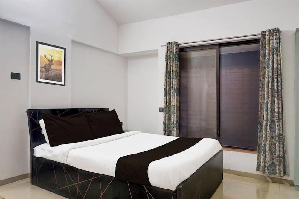 HOTEL LOTUS GUEST HOUSE