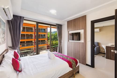 One bedroom Condo in Naiharn P209