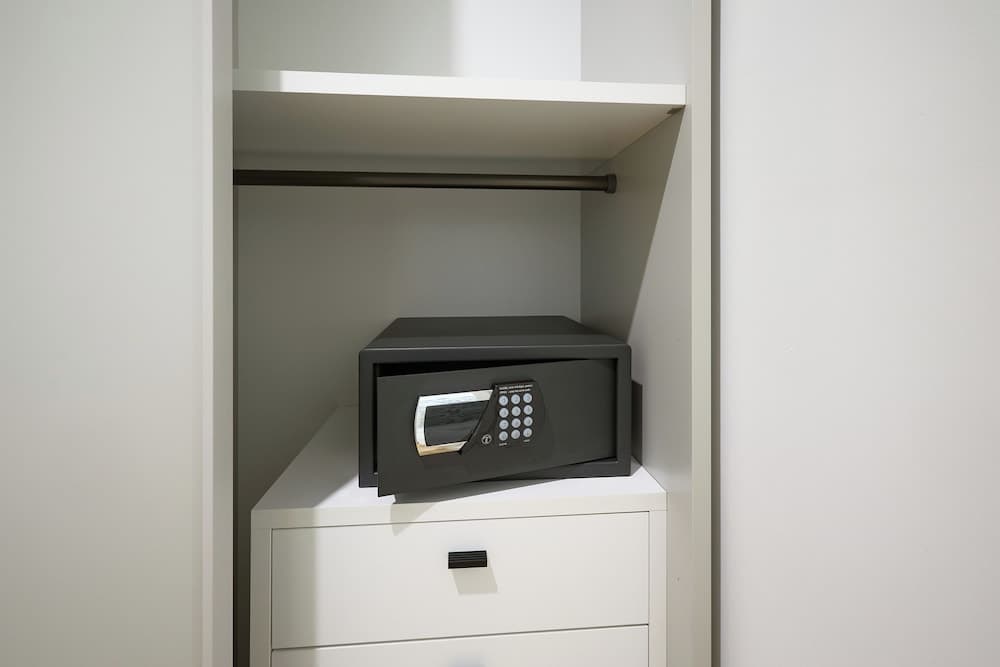 La Corte Rental Room