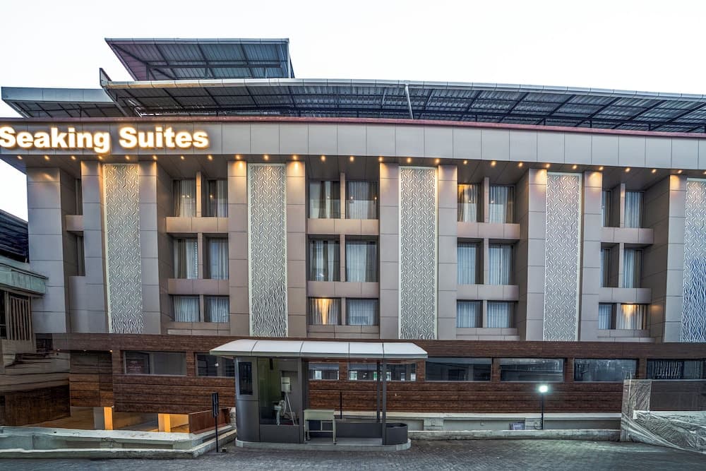 Seaking Suites