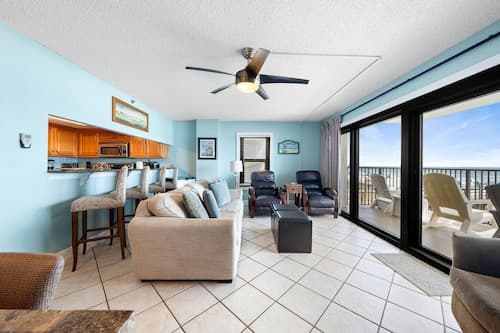 Ocean Breeze East 201