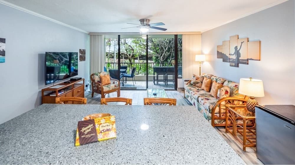 Kalanikai 118 Highly Walkable!