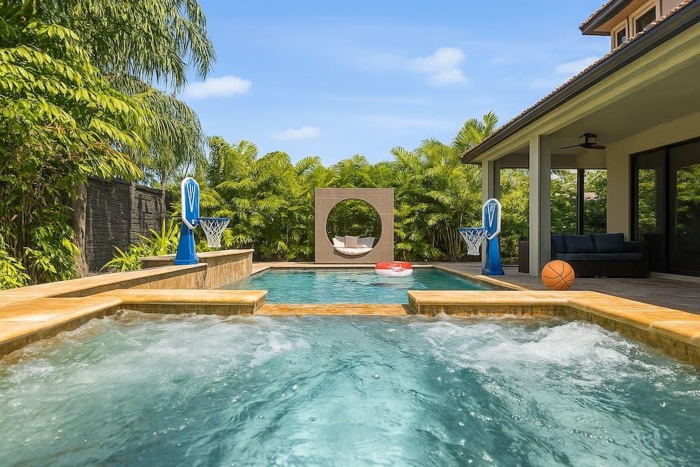 Avatar Lakefront Villa - Heated Pool & Cinema in Miami