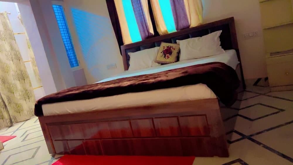 Aishwary Paying Guest House By GRB