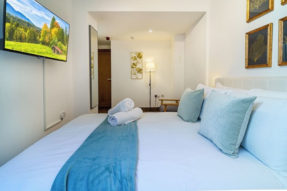 Angel x Kings Cross Rooms