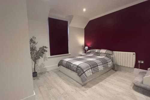 Apartmentsleeps8-wifi-famillyfriendly-citycentre